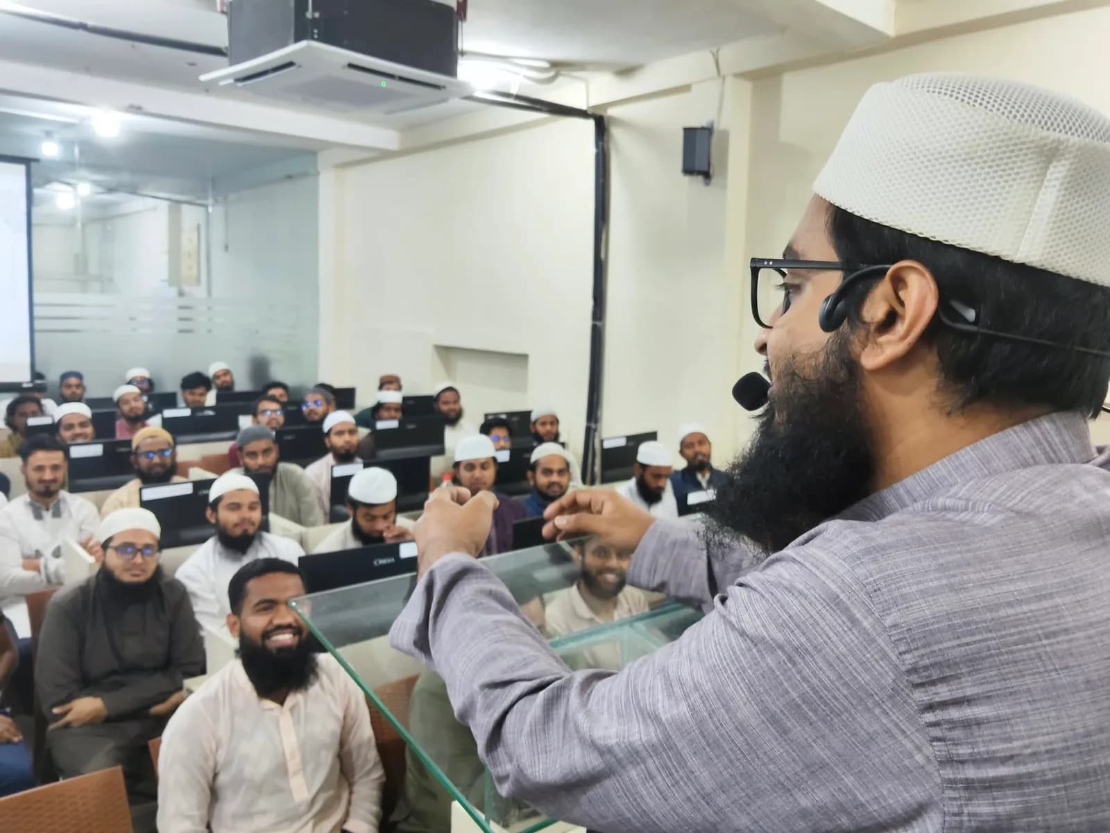 প্রশিক্ষণ চলছে